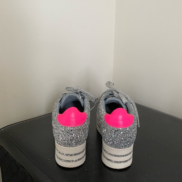 Chiara Ferragni Metallic silver low top sneakers - Picture 3 of 14